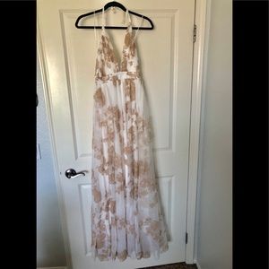 ✨NWT Summer party dress, white flowy maxi ✨